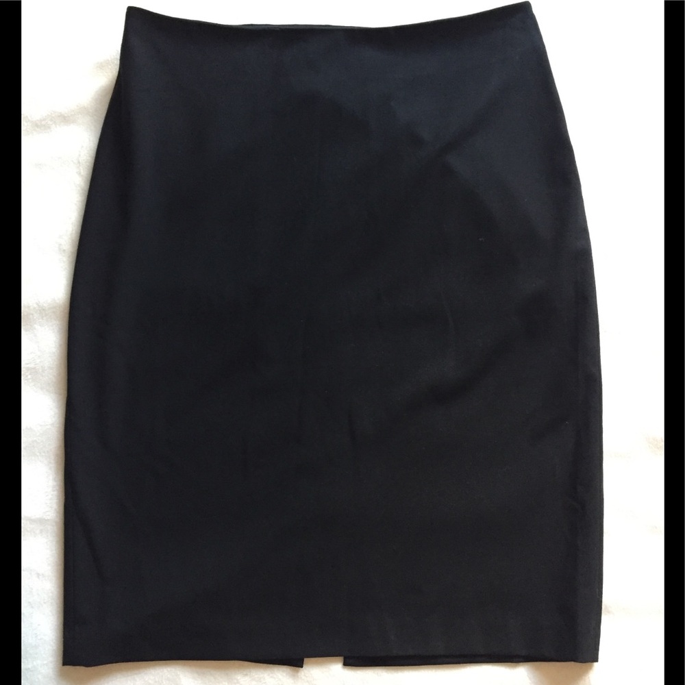 ⭐️HP🌟Black pencil skirt
